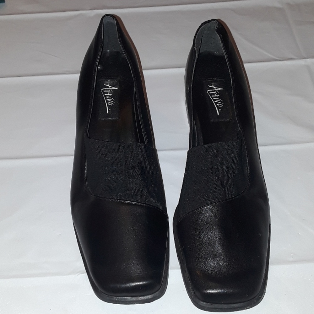 Artiva black heels size 8 1/2